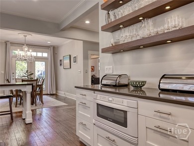 Classic Ardsley home with carriage house & garage parking on - photo 17