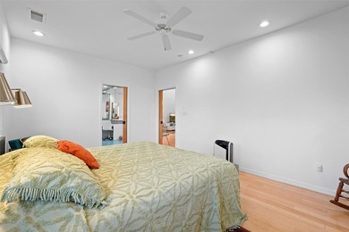 Professionals! Empty-nesters! Age in place-ers! Lock and leave! - photo 23