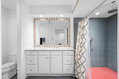Professionals! Empty-nesters! Age in place-ers! Lock and leave! - photo 33