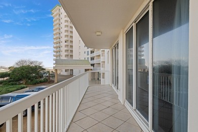 This is an end unit on the third floor on the West side of the - photo 36