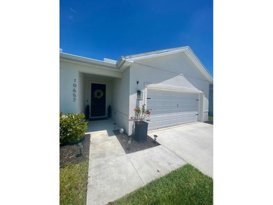 Absolutely immaculate 3 bedroom 2 Bath home plus 4th flex - photo 4