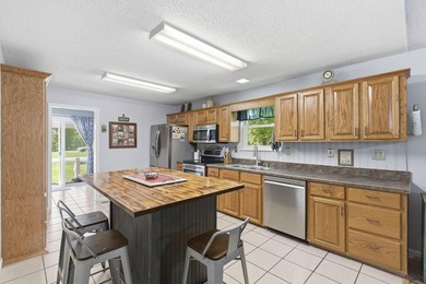 Located in an attractive, established neighborhood in Stockton - photo 9