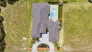 Experience refined living in this exceptional 4-bedroom - photo 8