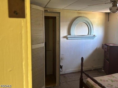 AUCTION. Affordable fixer upper will require your renovation - photo 7