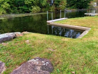 Fantastic Waterfront Ranch Home - Greenwood Lake - Lake Home For Sale in West Milford, New Jersey