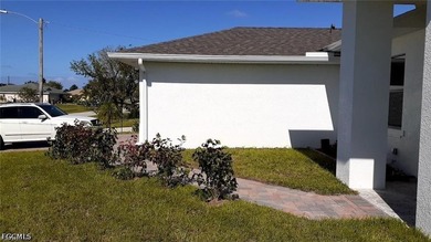 Welcome to this beautiful home located at 1201 NE 18th Pl, Cape - photo 4