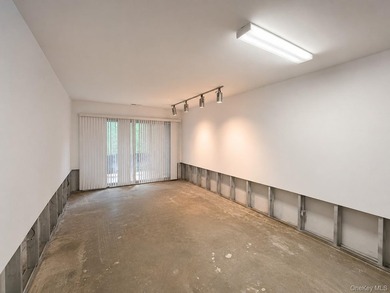 GROUND FLOOR apartment with sun drenched balcony and private - photo 6