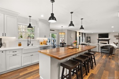 Welcome to 251 Oakwood Road, Oakdale - a stunning custom-built - photo 11