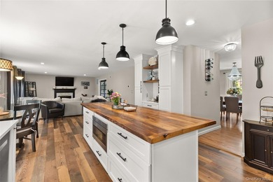 Welcome to 251 Oakwood Road, Oakdale - a stunning custom-built - photo 12