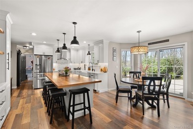 Welcome to 251 Oakwood Road, Oakdale - a stunning custom-built - photo 14