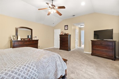 Welcome to 251 Oakwood Road, Oakdale - a stunning custom-built - photo 21