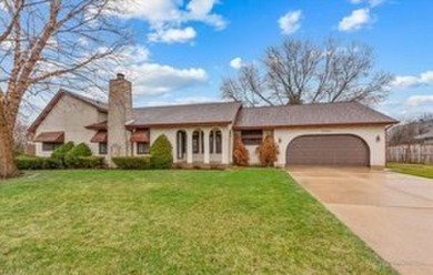 (private lake, pond, creek) Home Active Under Con in Elgin Illinois