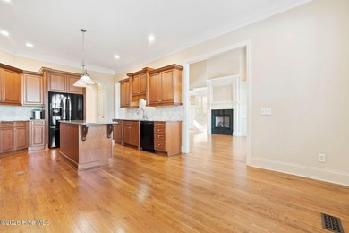 Positioned on a private cul-de-sac with sweeping golf course - photo 32