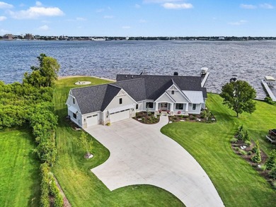 Spectacular custom-built waterfront home completed in 2023 - photo 50