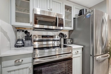 Perfectly positioned in Observation Point, this fully furnished - photo 11