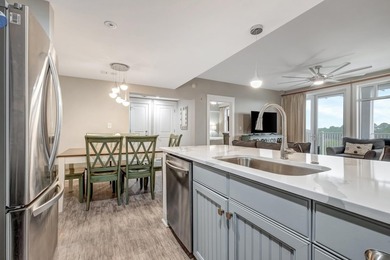 Perfectly positioned in Observation Point, this fully furnished - photo 12