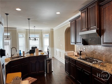 Discover Elegance & Space at 1938 Orchard Drive Welcome to this - photo 12