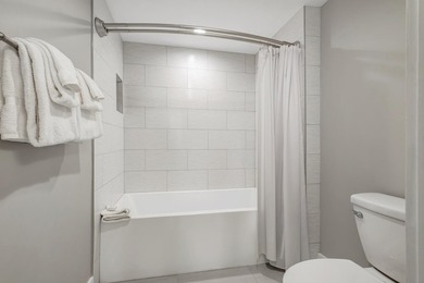 Perfectly positioned in Observation Point, this fully furnished - photo 19