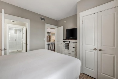 Perfectly positioned in Observation Point, this fully furnished - photo 21