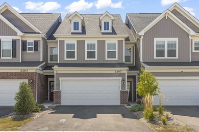 (private lake, pond, creek) Townhome/Townhouse For Sale in Bolingbrook Illinois