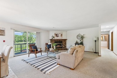 Welcome to Stroebe Island living! This spacious 2-bedroom - photo 2