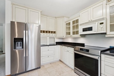 Welcome to Stroebe Island living! This spacious 2-bedroom - photo 8