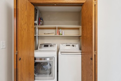 Welcome to Stroebe Island living! This spacious 2-bedroom - photo 9