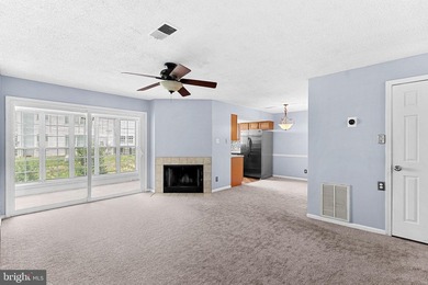 Welcome to this beautifully maintained 2-bedroom, 2-bath condo - photo 4