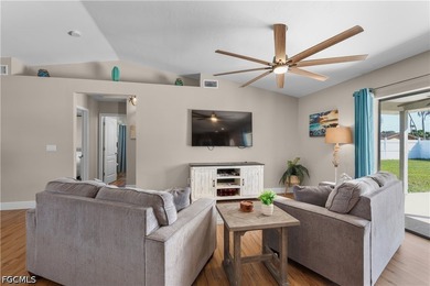 Step into a beautifully updated 3 bedroom plus den/flex room, 2 - photo 6