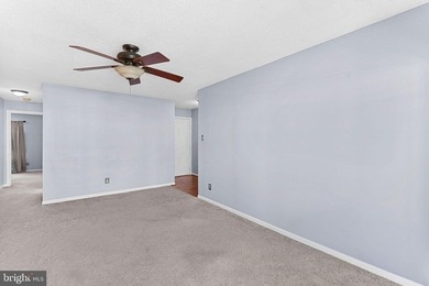 Welcome to this beautifully maintained 2-bedroom, 2-bath condo - photo 6