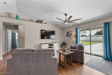Step into a beautifully updated 3 bedroom plus den/flex room, 2 - photo 7