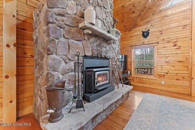 A classic Lincoln Log home set on a private 3+ acre lot, this - photo 12