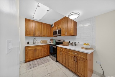 Well-maintained 2-bedroom, 2-bathroom condo offering spacious - photo 12
