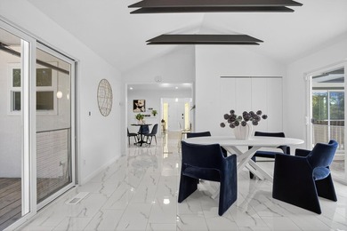 Nestled in the desirable Hills of Oakland, full of natural light - photo 13