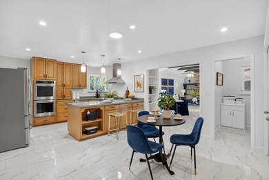 Nestled in the desirable Hills of Oakland, full of natural light - photo 17