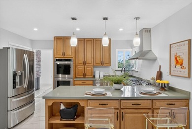 Nestled in the desirable Hills of Oakland, full of natural light - photo 19