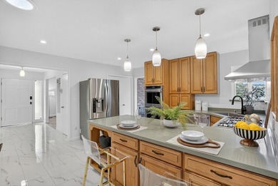 Nestled in the desirable Hills of Oakland, full of natural light - photo 20