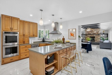 Nestled in the desirable Hills of Oakland, full of natural light - photo 21