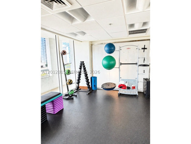 Condo one bedroom 1.5 Bathrooms . Loft style design with double - photo 22