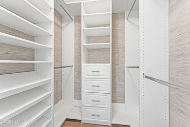 Perched on the 30th floor, this west-facing residence is all - photo 22
