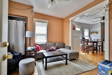 An exceptional opportunity in downtown Madison, WI, this 3-unit - photo 2
