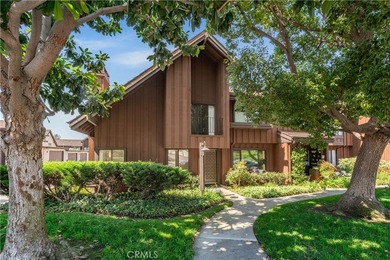 This coveted 1590 sqft *Shasta* model is an END UNIT offering 2 - photo 1