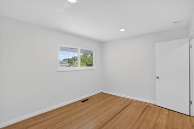 Nestled in the desirable Hills of Oakland, full of natural light - photo 37
