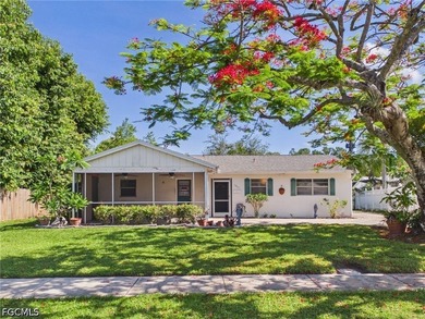 Looking for a home in the heart of Naples? This property has a - photo 1