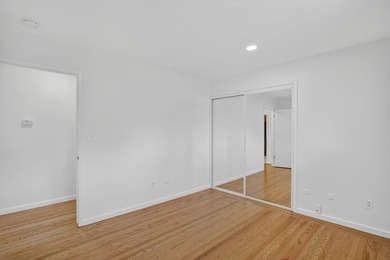 Nestled in the desirable Hills of Oakland, full of natural light - photo 42