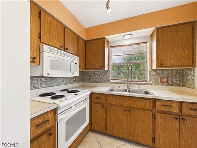 Looking for a home in the heart of Naples? This property has a - photo 7