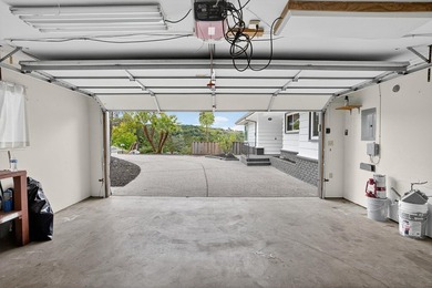 Nestled in the desirable Hills of Oakland, full of natural light - photo 48