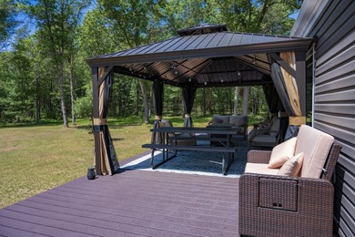 Enjoy this beautiful, wooded retreat and escape from the city - photo 4
