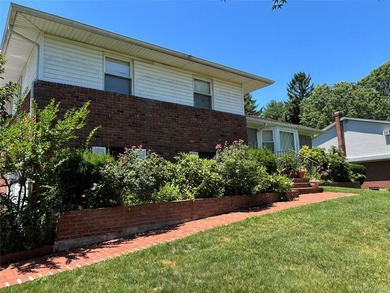 Split Level Home On Almost a Half Acre Corner Lot. Super Quiet - photo 2