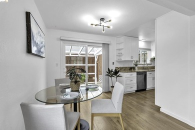 Beautiful townhouse-style, two-story condo featuring 2 bedrooms - photo 11